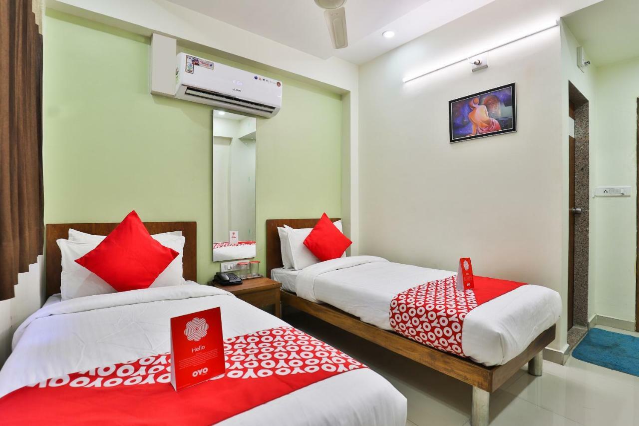 Hotel Oyo 15417 Red Rose Watuwa Exterior foto