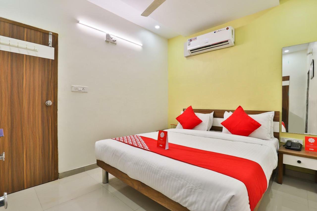 Hotel Oyo 15417 Red Rose Watuwa Exterior foto